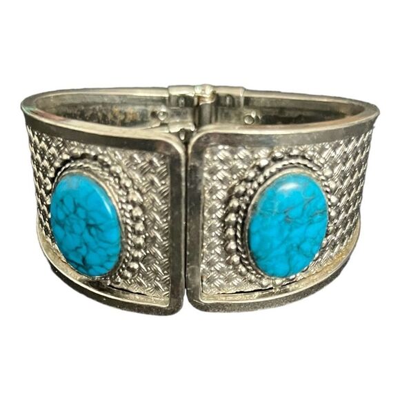 Vintage Faux Turquoise Bracelet - Picture 1 of 4
